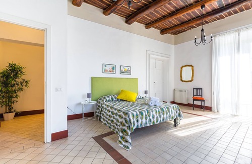Historical Center Apartment | Lopez 20 - a Big Family Apartment