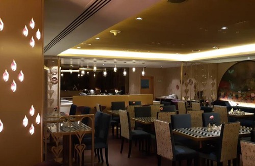 Al Muraqqabat Hotel | Lotus Grand Hotel