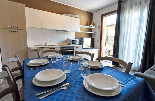 Monasterolo del Castello Apartment | Lovely apartment for 6 people with WIFI, A/C, pool, TV and terrace