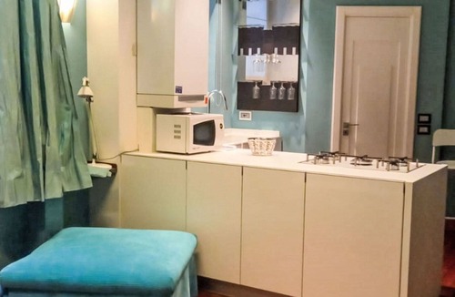 Chiaia Apartment | Lovely apartment for 2 people with WIFI, A/C