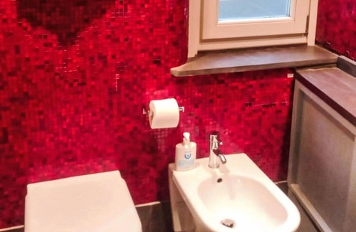 Chiaia Apartment | Lovely apartment for 2 people with WIFI, A/C