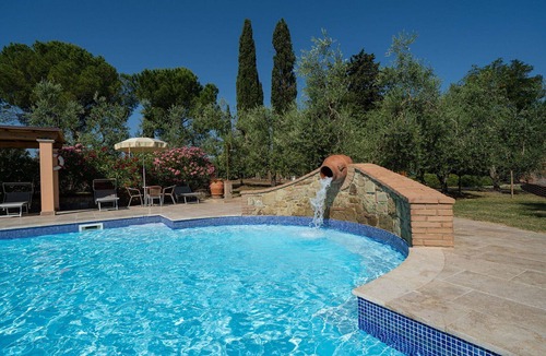 Peccioli Apartment | Lovely apartment for 7 people with pool, WIFI, A/C, TV, pets allowed and panoramic view