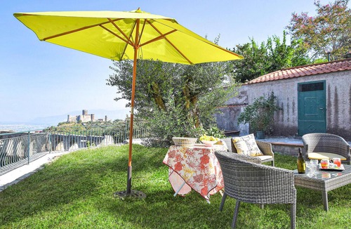 Piazza Roma Apartment | Lovely apartment in Lettere -NA-