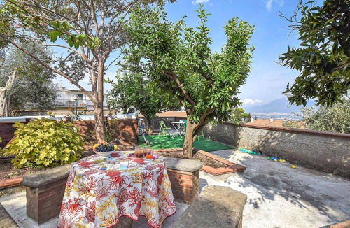 Piazza Roma Apartment | Lovely apartment in Lettere -NA-