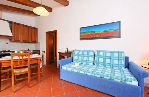 San Leolino Villa | Lovely apartment in villa for 2 people with pool, A/C, WIFI, TV, terrace and pets allowed