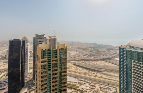 Jumeirah Lake Towers Apartment | Lovely Apt w/ Lake Walkways Close to JBR Beach