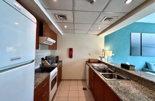 The Greens Apartment | Lux BnB I Turia Tower I Lake & Garden View
