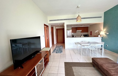 The Greens Apartment | Lux BnB I Turia Tower I Lake & Garden View