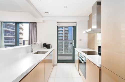 Business Bay Apartment | Lux BnB Paramount Tower I Burj Views