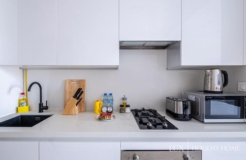 Downtown Dubai Apartment | LUX - Marquise Square Studio Suite 1