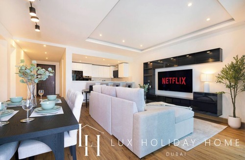 Jumeirah Lake Towers Apartment | LUX The Bonnington JLT Suite