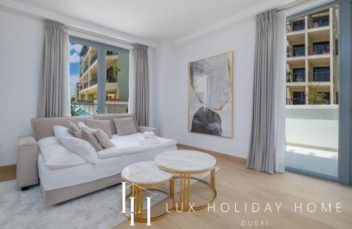 Dubai Apartment | LUX The La Mer by The Sea Suite 4
