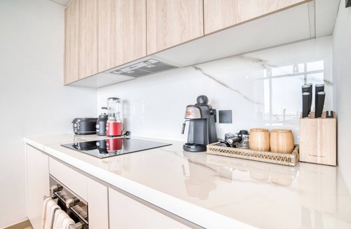Bur Dubai Apartment | Luxe and Modern Duplex in DIFC