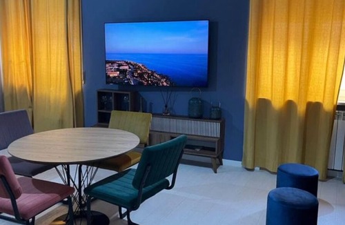 Crotone House | Luxro Home