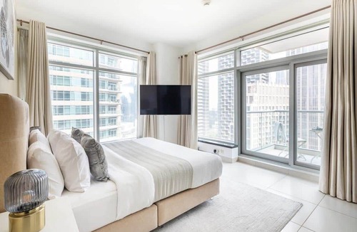 Downtown Dubai Apartment | Luxurious 2BR close to Burj Khalifa and Dubai Mall