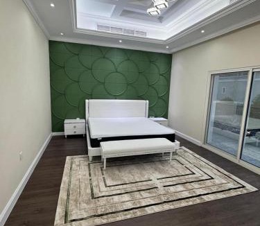 Dubai Villa | Luxurious Five Bedroom Villa with Private Pool