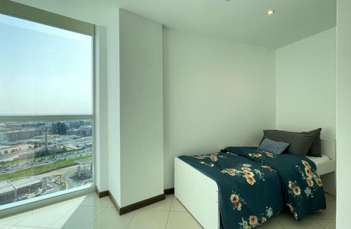 Dubai Festival City House | Luxurious Single Room- Olive