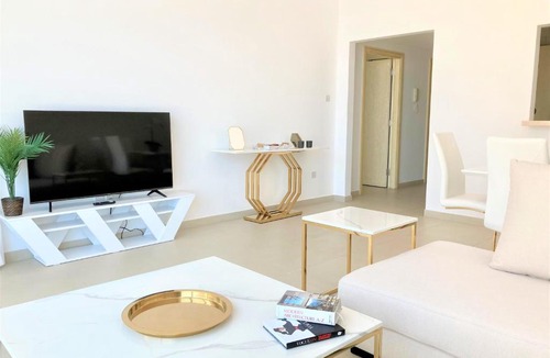 Dubai Marina Apartment | Luxurious stay at the Walk JBR