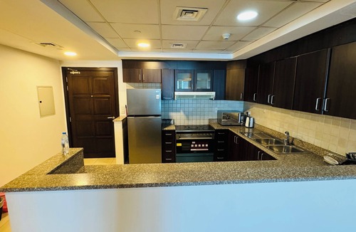 Business Bay Apartment | Luxurious Stunning Home in Sky Just 15 minutes to Burj Khalifa and Dubai Mall