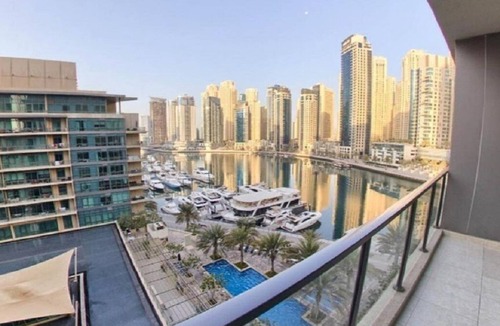 Dubai Marina Apartment | Luxury 1 Bedroom Apartment in Marina