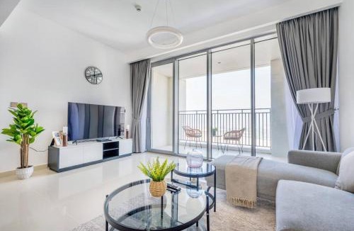 Dubai Apartment | Luxury 1BR Retreat l 17 Icon Bay, Dubai Creek
