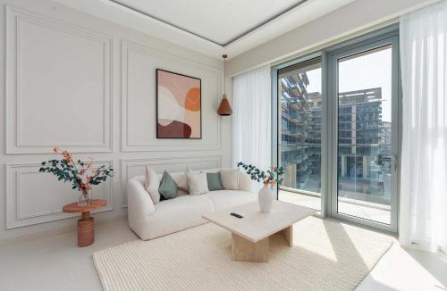 Al Safa Apartment | Luxury 2BR and Study Water View in Al Wasl