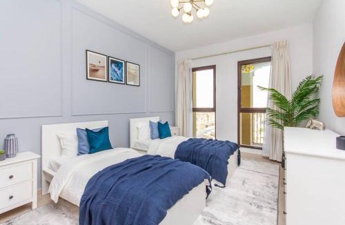 Umm Suqeim 3 Apartment | Luxury 2BR Apartment with Iconic Burj Al Arab View from the Swimming Pool