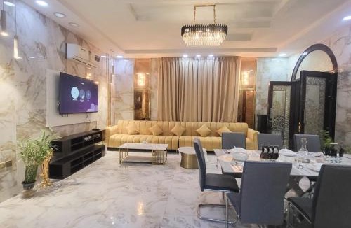 Ajman Villa | Luxury 6 bedrooms villa with private swimming pool