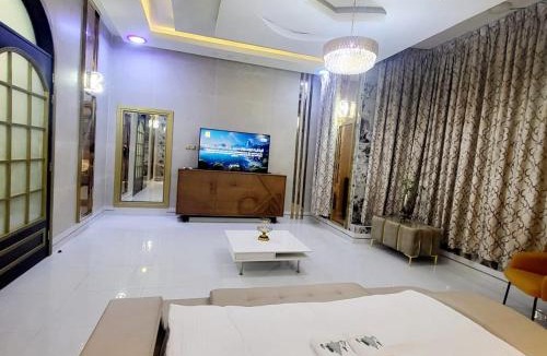 Ajman Villa | Luxury 6 bedrooms villa with private swimming pool