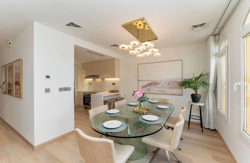Dubai Villa | Luxury Arabian Ranches Villa on Pool and Park.