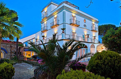 Sant'Agata sui Due Golfi Villa | Luxury central located Villa Jasmine for 30 people