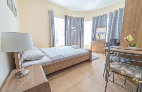 Jumeirah Lake Towers Apartment | Luxury Escapes - Modern Budget studio with balcony in JLT!