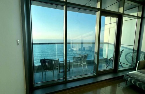 Al Sharq Apartment | Luxury full sea view flat