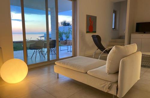 Cucco-Riviere Villa | Luxury Villa Cirella happy island