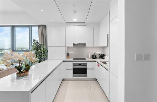 Al Safa Apartment | Magnificent - New 1BR in Canal Front Residences