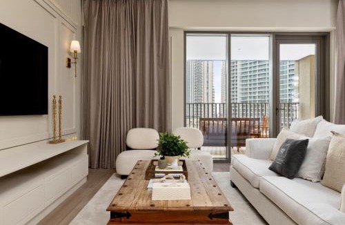 Dubai Apartment | Maison Privee - Creekside Elegance with Canal Vws at Creek Beach