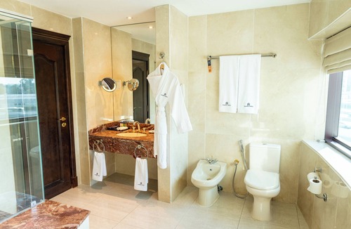 Garhoud Hotel | Majestic Cove Hotel