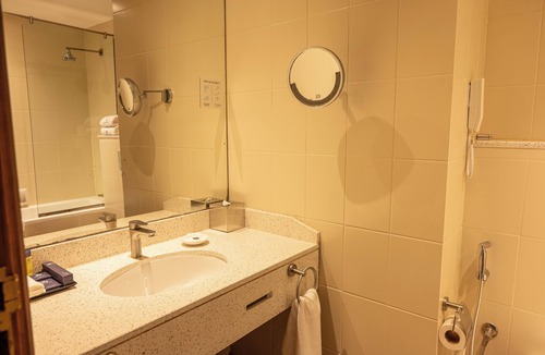 Garhoud Hotel | Majestic Cove Hotel