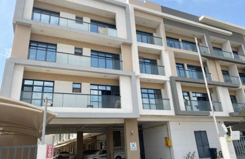Dubai Investment Park Apartment | Male Hostel Dip , 12 person in one Sharing room