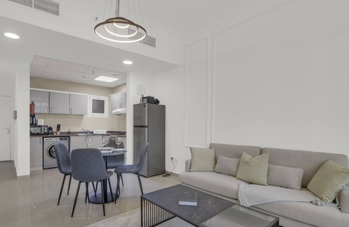 Jumeirah Lake Towers Apartment | Manzil-1BR near JBR Beach & Blue Waters
