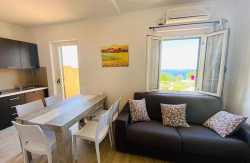 Parghelia Apartment | Marasusa Sunset Two Bedroom House