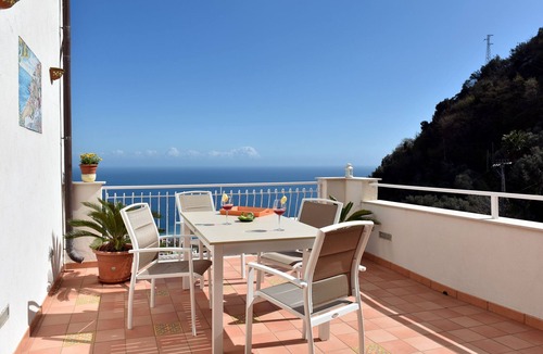 Nerano Apartment | MARELUNA HOME (between the sea and the stars .)