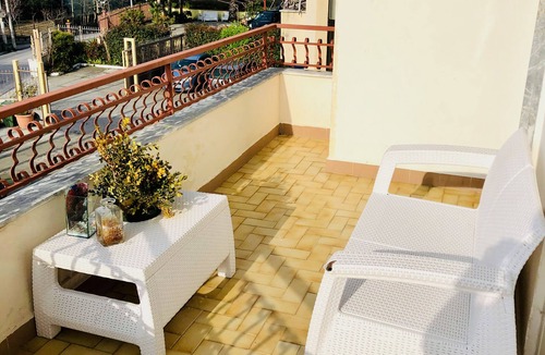 Gragnano Apartment | Marilyn's House. Strategic position between sea, mountains and art.