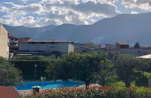 Gragnano Apartment | Marilyn's House. Strategic position between sea, mountains and art.