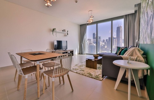 Al Qusais Apartment | Marina Views | Cosy Two Bed | JBR by Belvilla