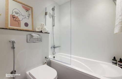 Dubai Marina Apartment | Marina Walk & JBR Beach - Cozy & Modern 1 BR