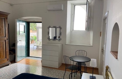 Meta Apartment | Meta di Sorrento - Room on courtyard Pollio