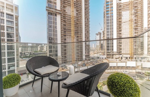 Nad Al Sheba Apartment | Meydan Studio sleeps 2 with Private Balcony!