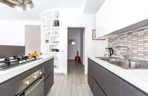 Naples Apartment | MIA - Modern Flat Close Airport and Center