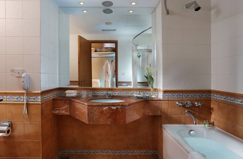 Garhoud Hotel | Millennium Airport Hotel Dubai